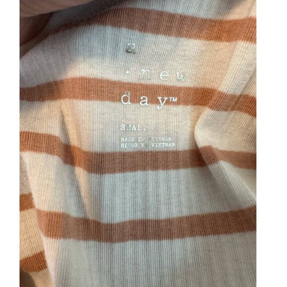 A New Day white brown stripes short sleeves knit top size Small - Picture 3 of 8